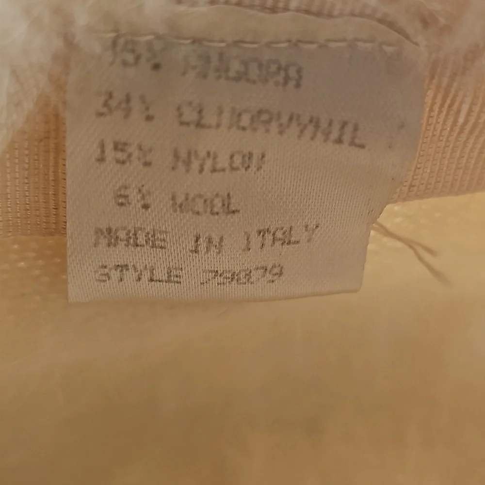 Vintage wool off white hat in cream, made in Italy. - Picture 4 of 4